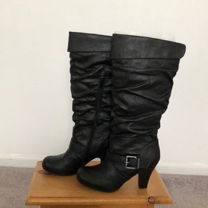 Beautiful black heeled boots!